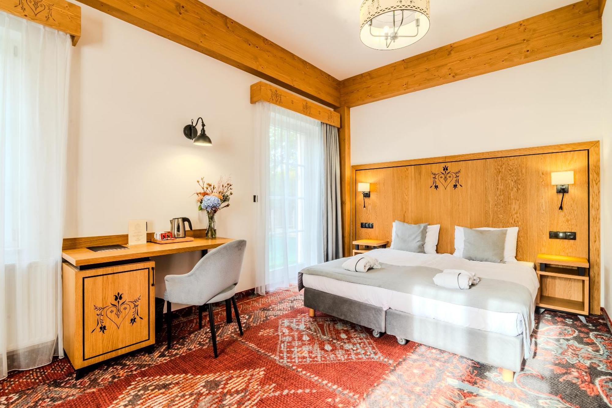 Maria Hotel *